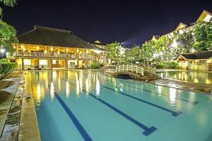 Staycation with Mickey & Minnie One Oasis Condominium