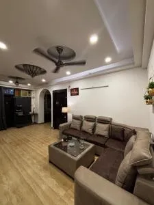 Urban Oasis - Stay Near Expo - Sūrajpur