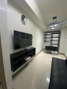 The Skycabin at S Residences