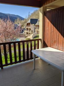 Appartements Appt T3 calme bord du lac avec piscine : photos des chambres