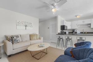 Waterfront Duplex w Pool & Spa