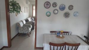 Casa até 6 pessoas, 4 colchoes, 1 cama queen, 2 banheiros