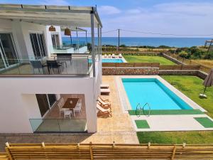 The 4th Seaview Villas