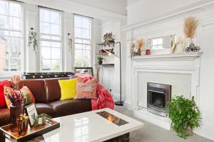 EcoCrest-Superior 2 Bedroom 2 Bath - Free Parking - Sleeps 5