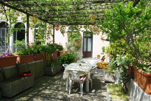 Camera doppia con bagno e terrazza