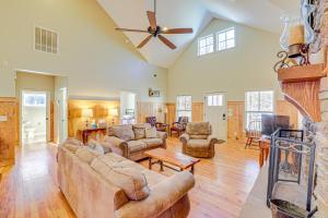 Fish, Hike and Relax Marietta Gem with River Access!