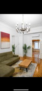 Modern Charm in Downtown