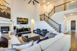 Game Room + Home Theater: Retreat Near Omni PGA!