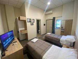 Double or Twin Room with Private Bathroom