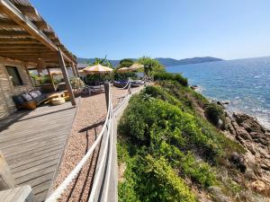 Villas villa pieds dans l'eau avec acces mer et jacuzzi : photos des chambres