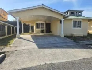 Preciosa casa de 3 habitaciones completamente amoblado - Las Tablas