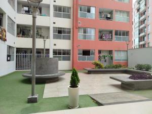 Departamento con piscina ubicado en Breña