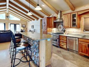 Double Eagle Manor
