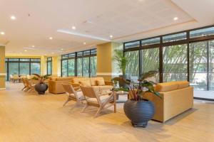 Luxury Escape by El Tesoro Perfect Location 302