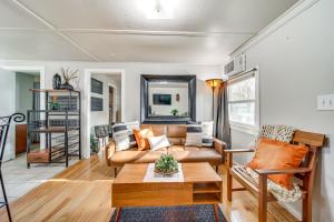 1 Mi to Camels Back Park Boise Studio with Patio!