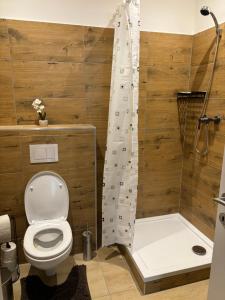 ANDA CITY ROOMs