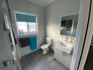Loch Sport Holiday House - Opposite Lake Victoria