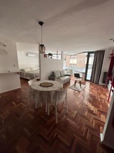 Departamento Red - Piso 2 Laprida Once