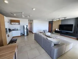 Newly built appartment with sea view and private rooftop - Cascavelle