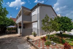 House Franica - 迪可罗