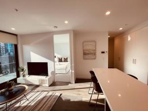 Cozy Retreat Central Box Hill the Place to Stay