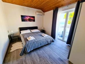 Sea view house Nevidane island Pasman