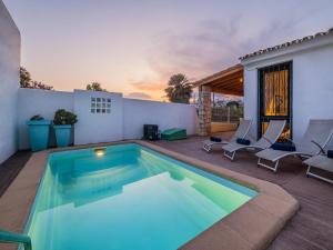 Villa with 2 rooms and private pool