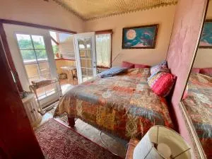 Artsy Cabin on Organic Farm - Waiohinu