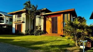Casa Alto Padrão 5 Suítes Piscina e Hidro Aquecida