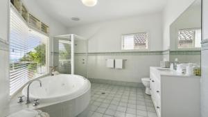Solara - Sleeps 8, Beach, Walk To Resorts, Views