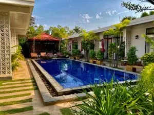 Enchanted Pool Bungalows Siem Reap, right near the Wake Park - Phum Pobos