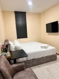 Xhostel Subang Bestari - Kampong Baru Subang