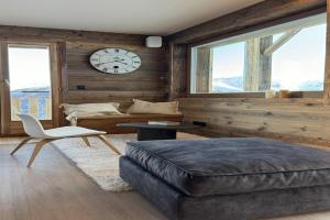 Chalet in 4 Vallées with Ski-In Access
