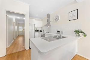 Belle Escapes - Seascape on Seaview - 3 Bedroom