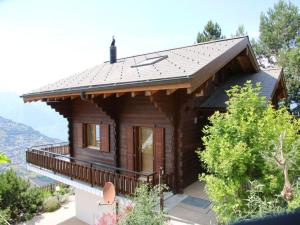 Sunny chalet in Veysonnaz for 10 guests