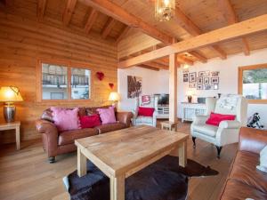 5-bedroom Chalet in Veysonnaz