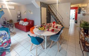 Maisons de vacances Beautiful Home In Grand-Fort-Philippe : photos des chambres
