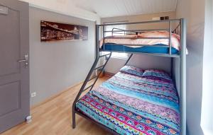 Maisons de vacances Beautiful Home In Grand-Fort-Philippe : photos des chambres