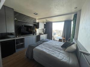 Lindo apto Caminho das Árvores