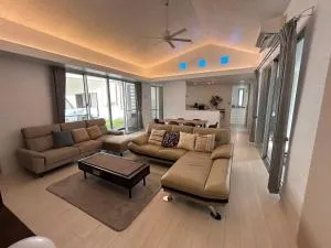 Sea Side Loco's - Kin