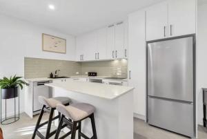 Your Noosa HQ - modern apartment near everything!