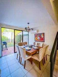 Casa moderna vacacional - Conacastal