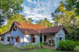 MO River House Luxury Villa