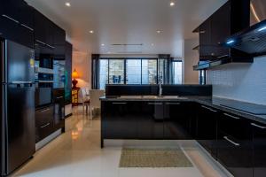 NEW! Amazing villa with jacuzzi, Nai Harn Phuket, ОПЛАТА В РУБЛЯХ ПО ЗАПРОСУ