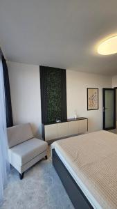 Stylish and Modern 1bdrm apt free private parking