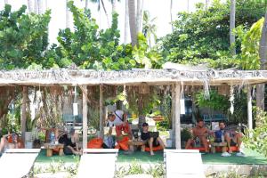 EVA HUT Mui Ne Beach Hostel