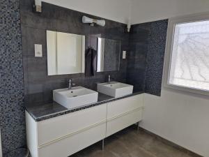 Villas Villa moderne de 220m2 avec piscine, Serignan : photos des chambres