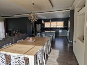 Villa moderne de 220m2 avec piscine, Sérignan