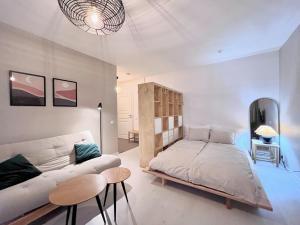 Cozy Studio next to Metro & Mall