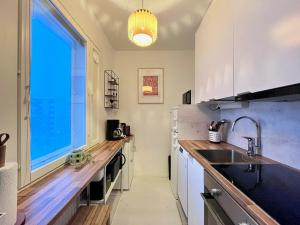 Cozy Studio next to Metro & Mall